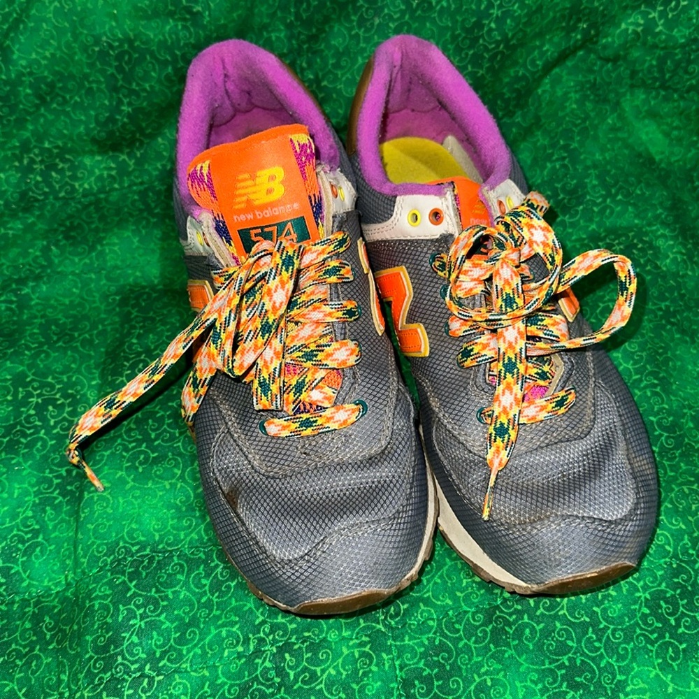 New Balance multi colored sneakers; size 8